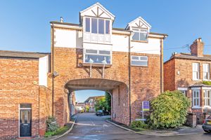 Kings Mews- click for photo gallery